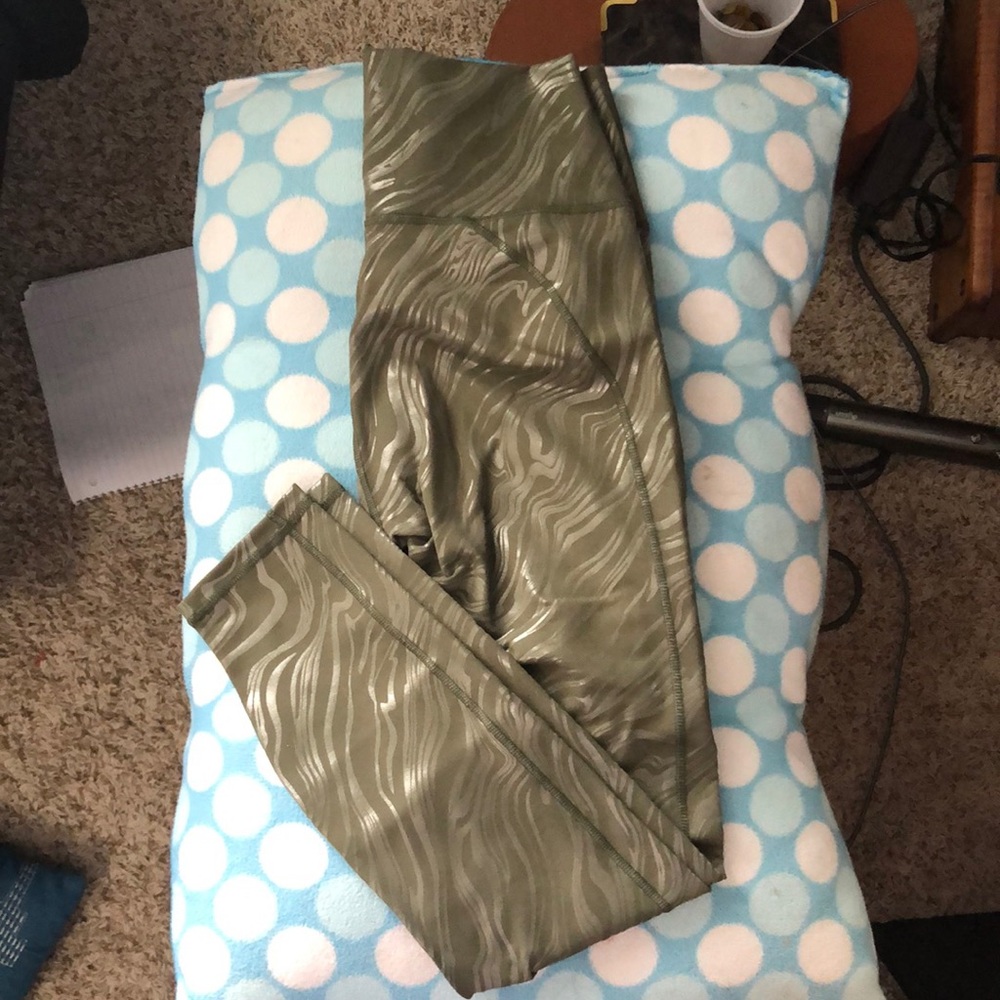 Fabletics- Powerhold 7/8 leggings